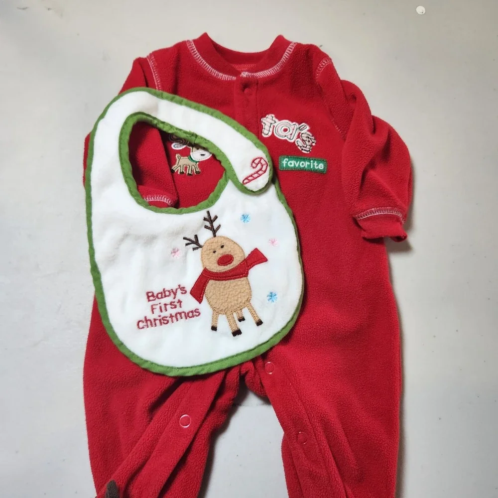 Carter's Newborn Santas Favorite Sleeper Reindeer Feet Button Up W/Non-Match Bib